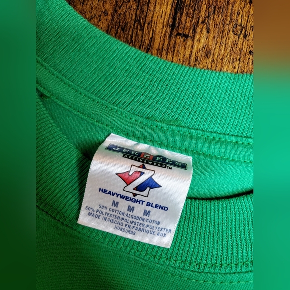 VINTAGE early 2000s FLOGGING MOLLY shirt - Picture 6 of 9